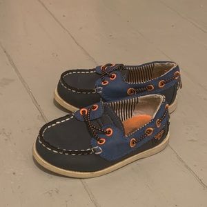 Osh Kosh BGosh Toddler Loafer size 6